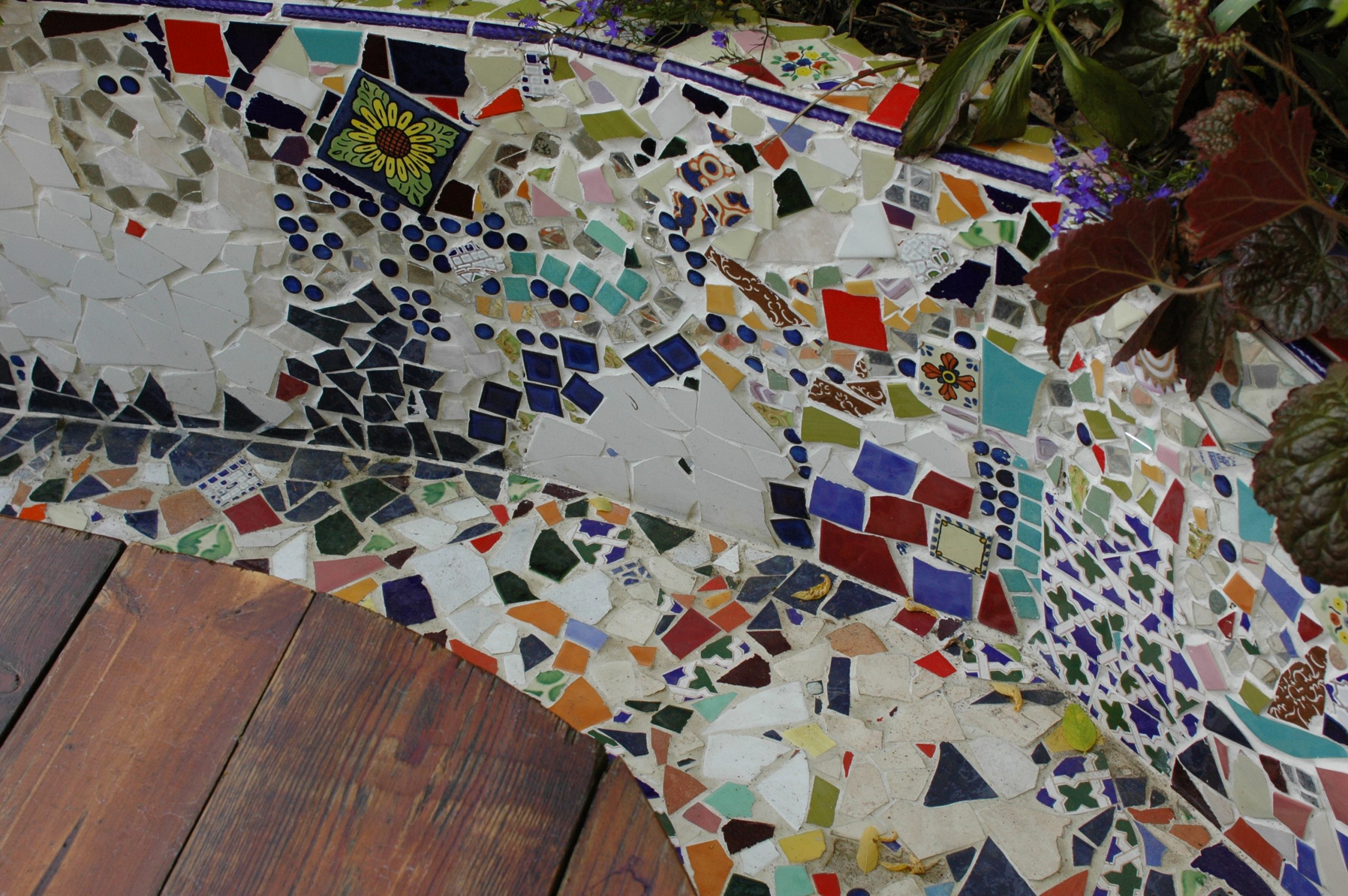 Decorating your garden - Mosaic away... - Earth Designs
 Garden Wall Design Ideas