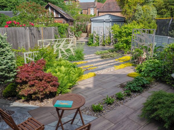 Modern Garden Design in North London | 01702 662 950